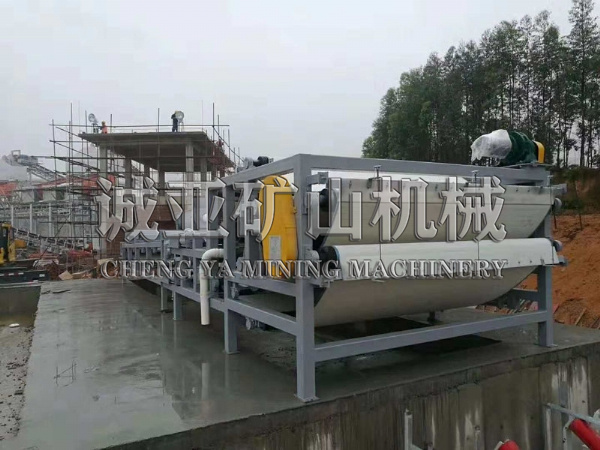 帶式壓濾機